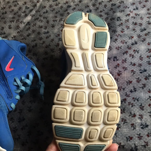👟 Women’s Nike Shoes size 6 1/2 👟 - Picture 4 of 7